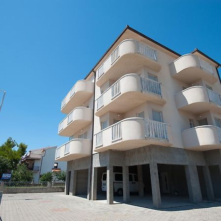 Apartments Lucia Podstrana Esterno foto
