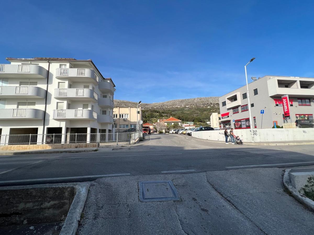 Apartments Lucia Podstrana Esterno foto