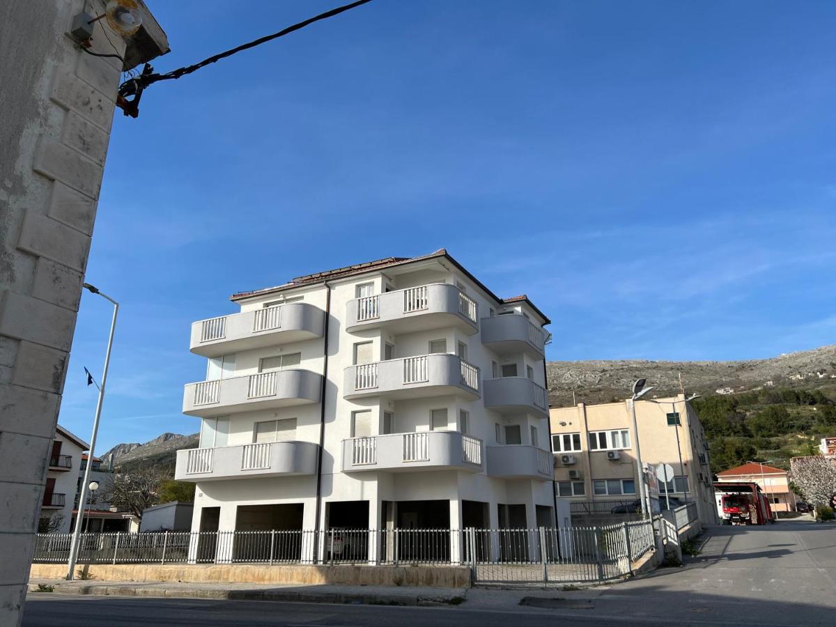 Apartments Lucia Podstrana Esterno foto