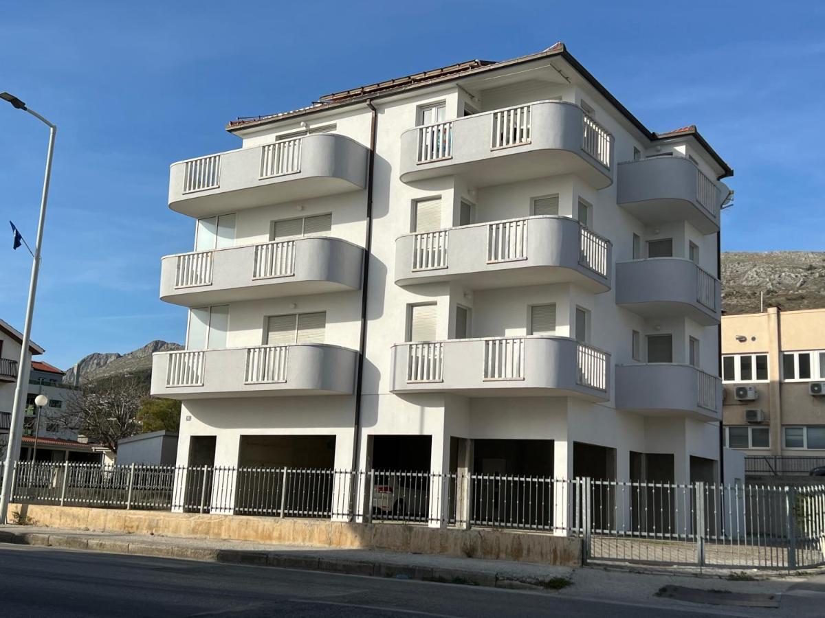 Apartments Lucia Podstrana Esterno foto