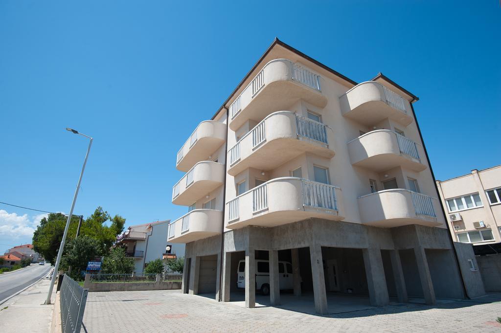 Apartments Lucia Podstrana Esterno foto